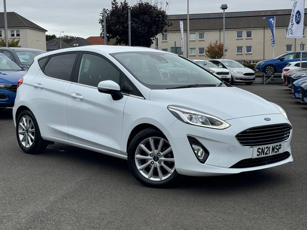 FORD FIESTA Titanium Turbo Mhe 13,595