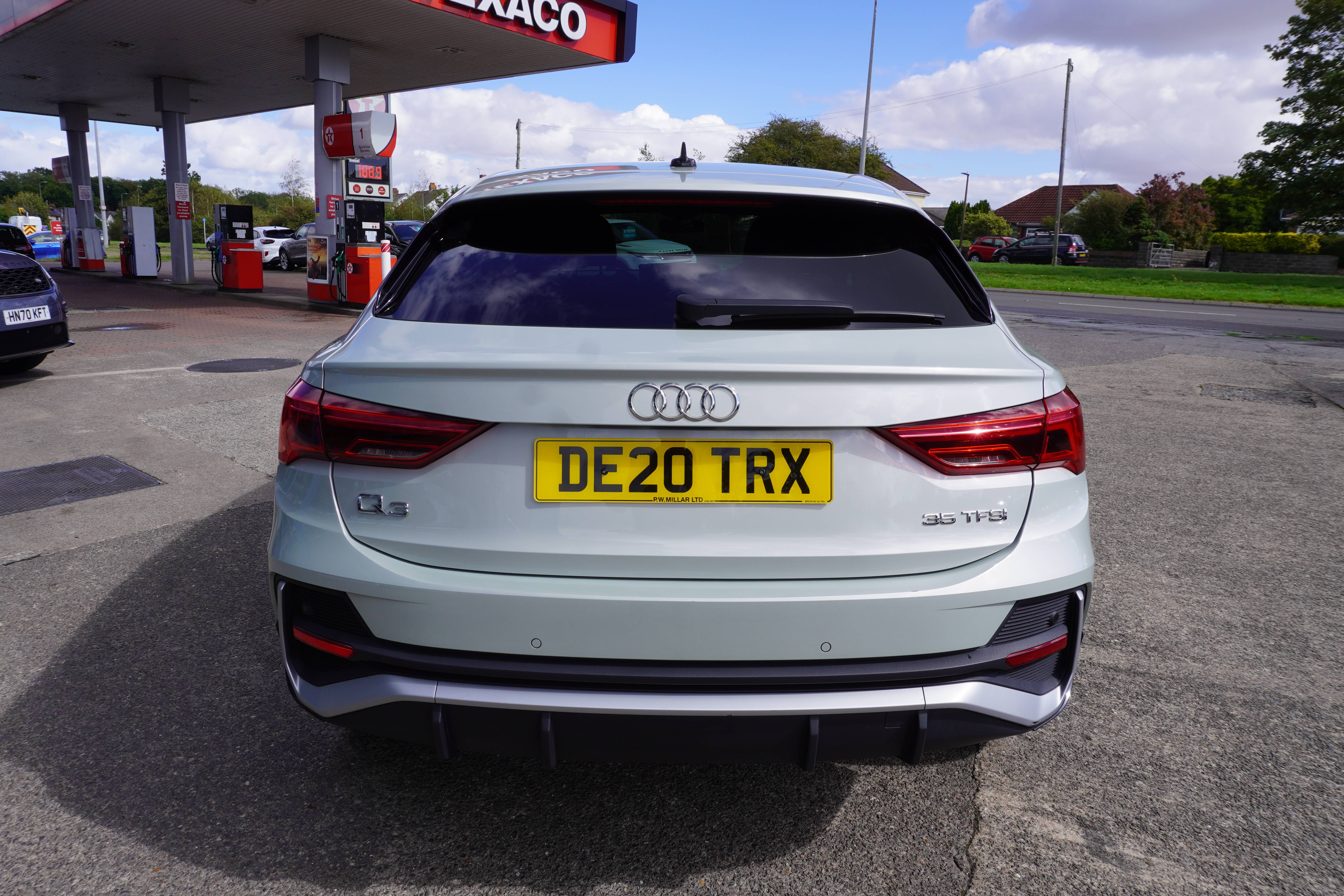 2020 20 AUDI Q3