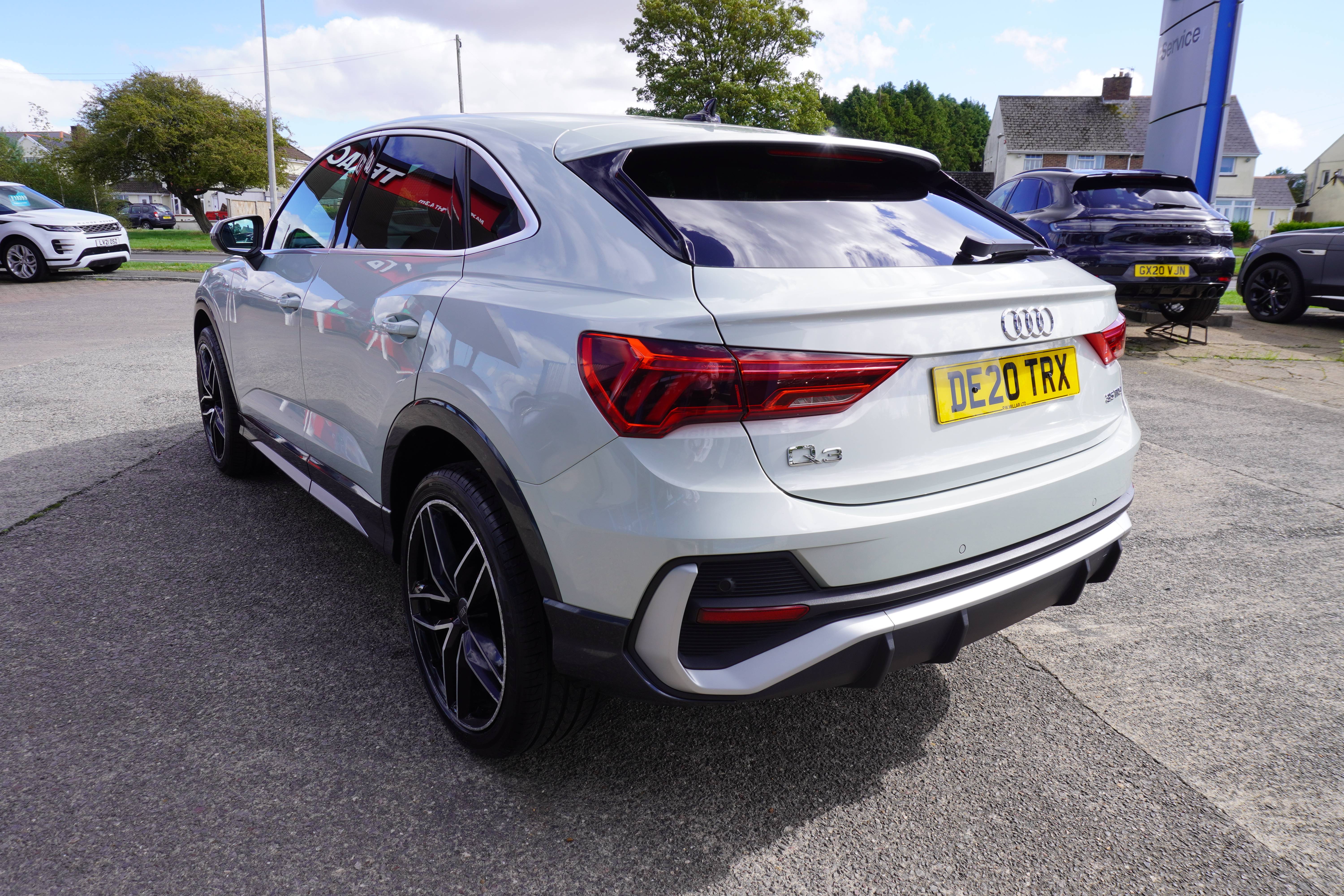 2020 20 AUDI Q3