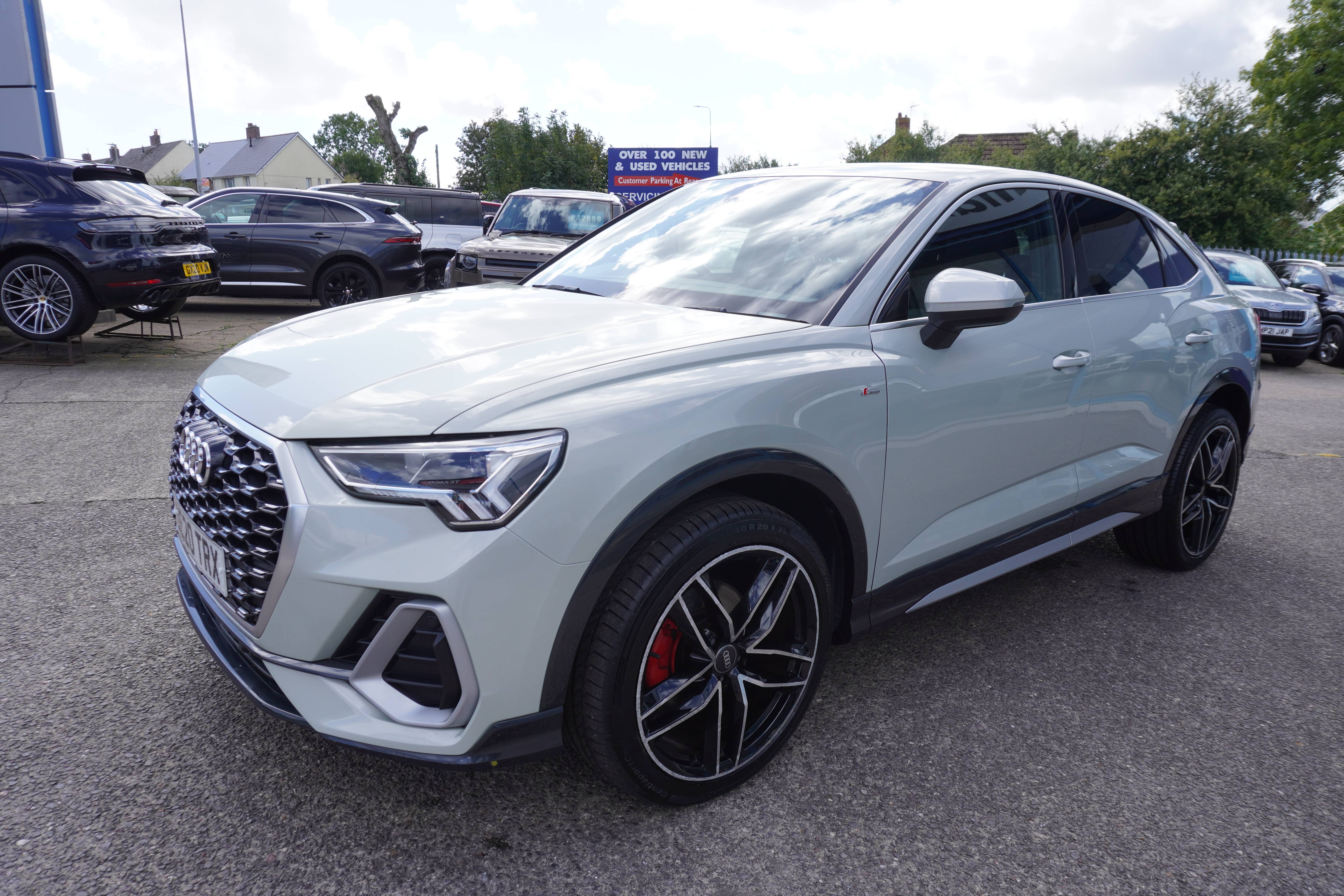2020 20 AUDI Q3