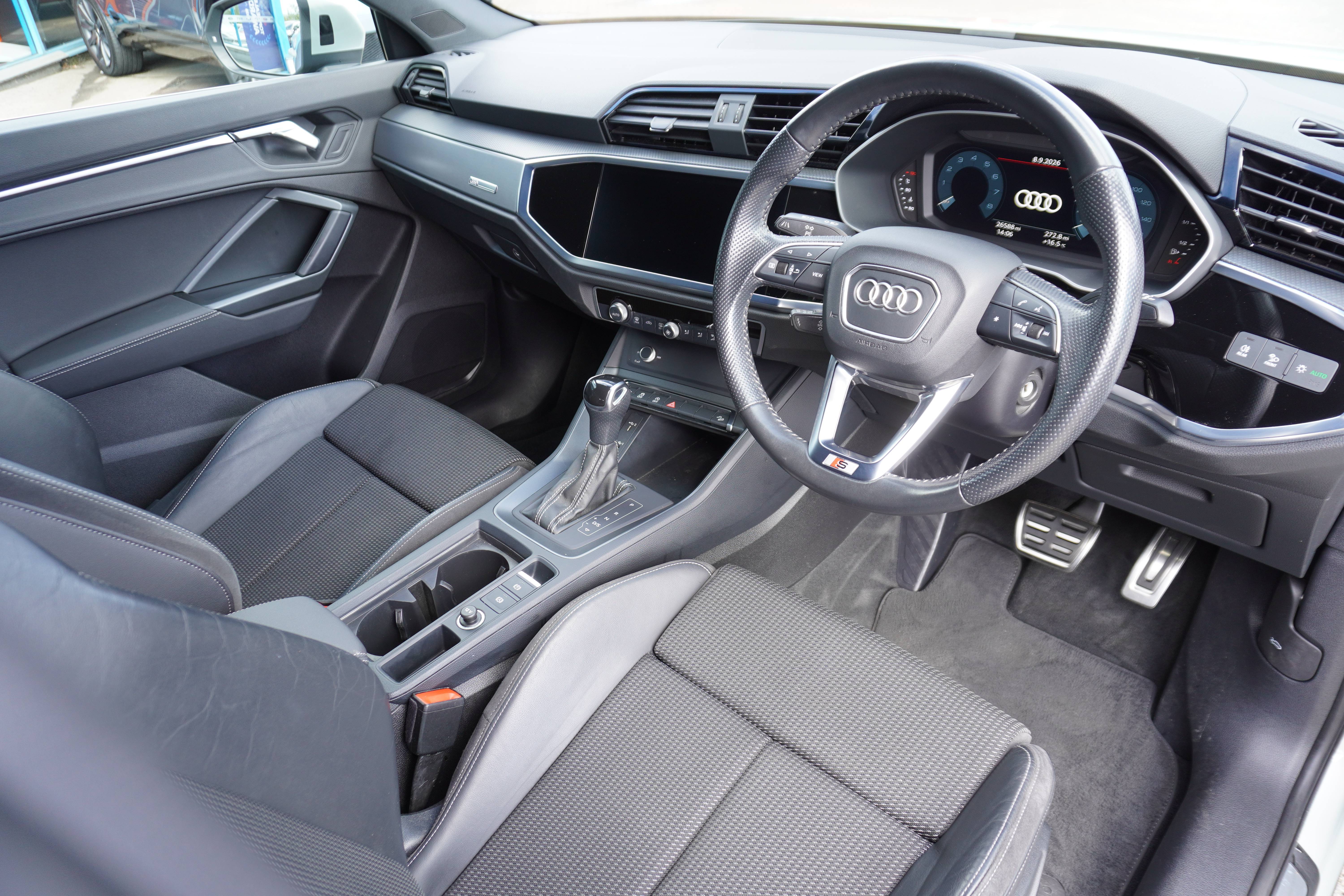 2020 20 AUDI Q3