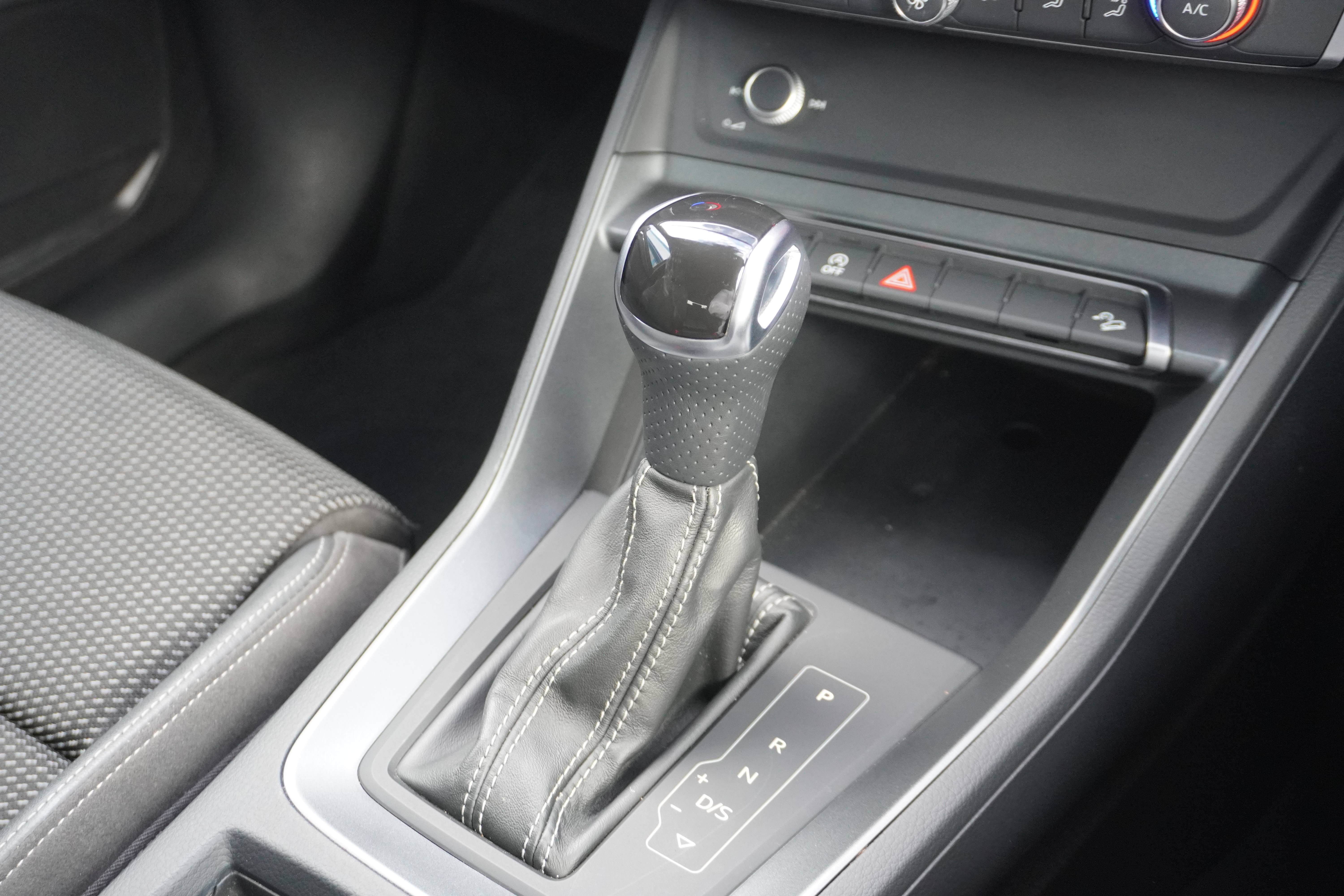 2020 20 AUDI Q3