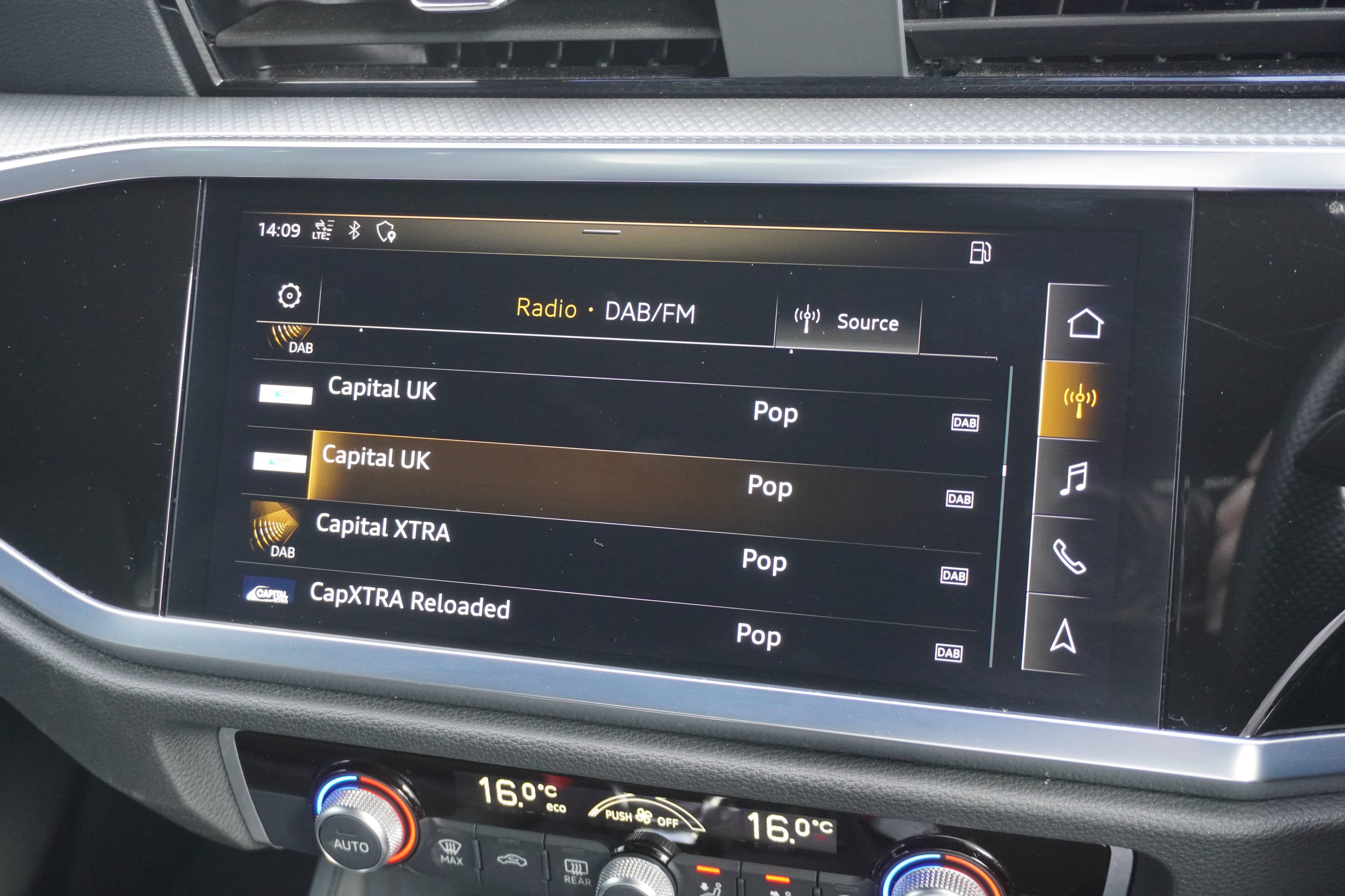 2020 20 AUDI Q3