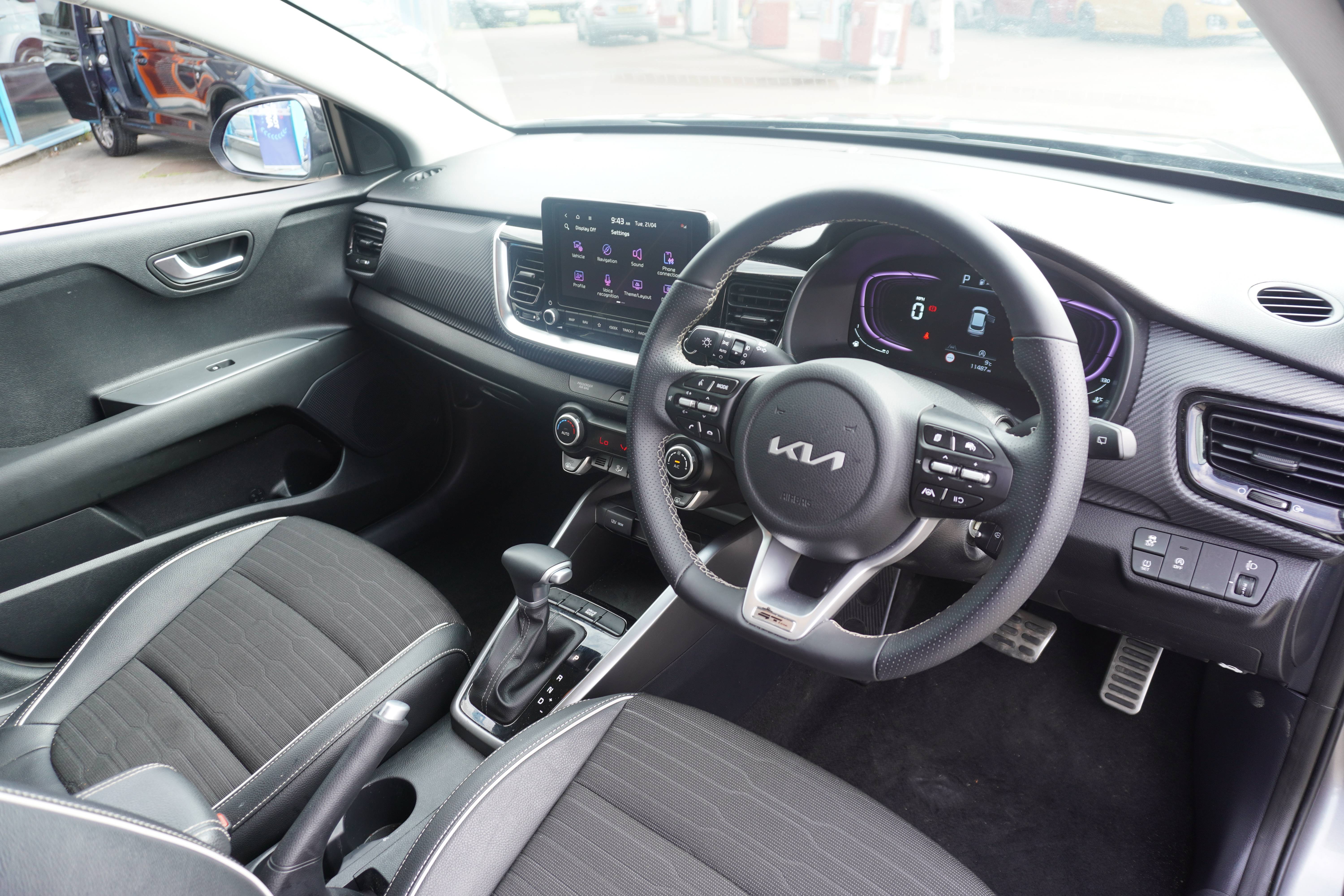 2025 75 KIA STONIC