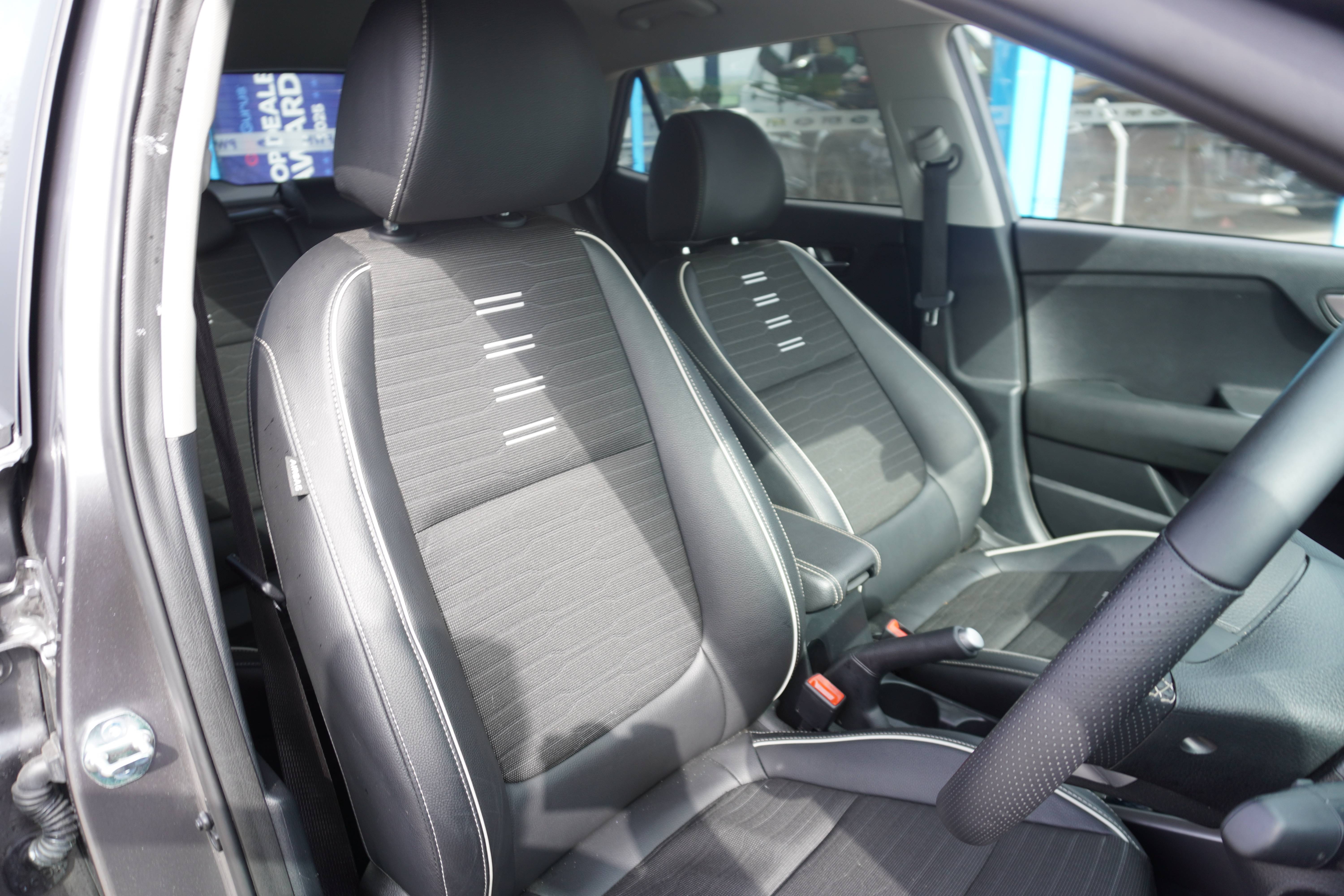 2025 75 KIA STONIC