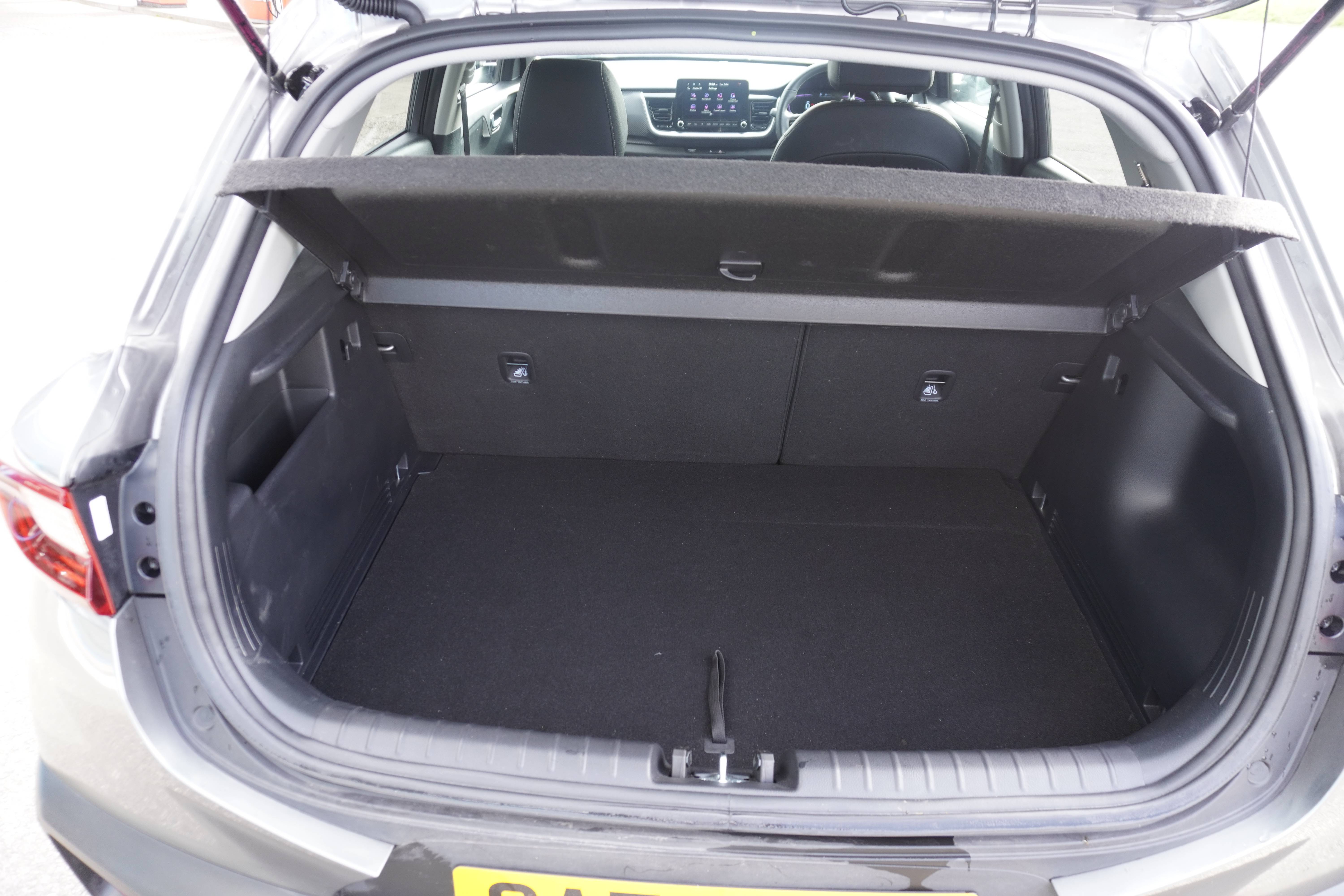 2025 75 KIA STONIC