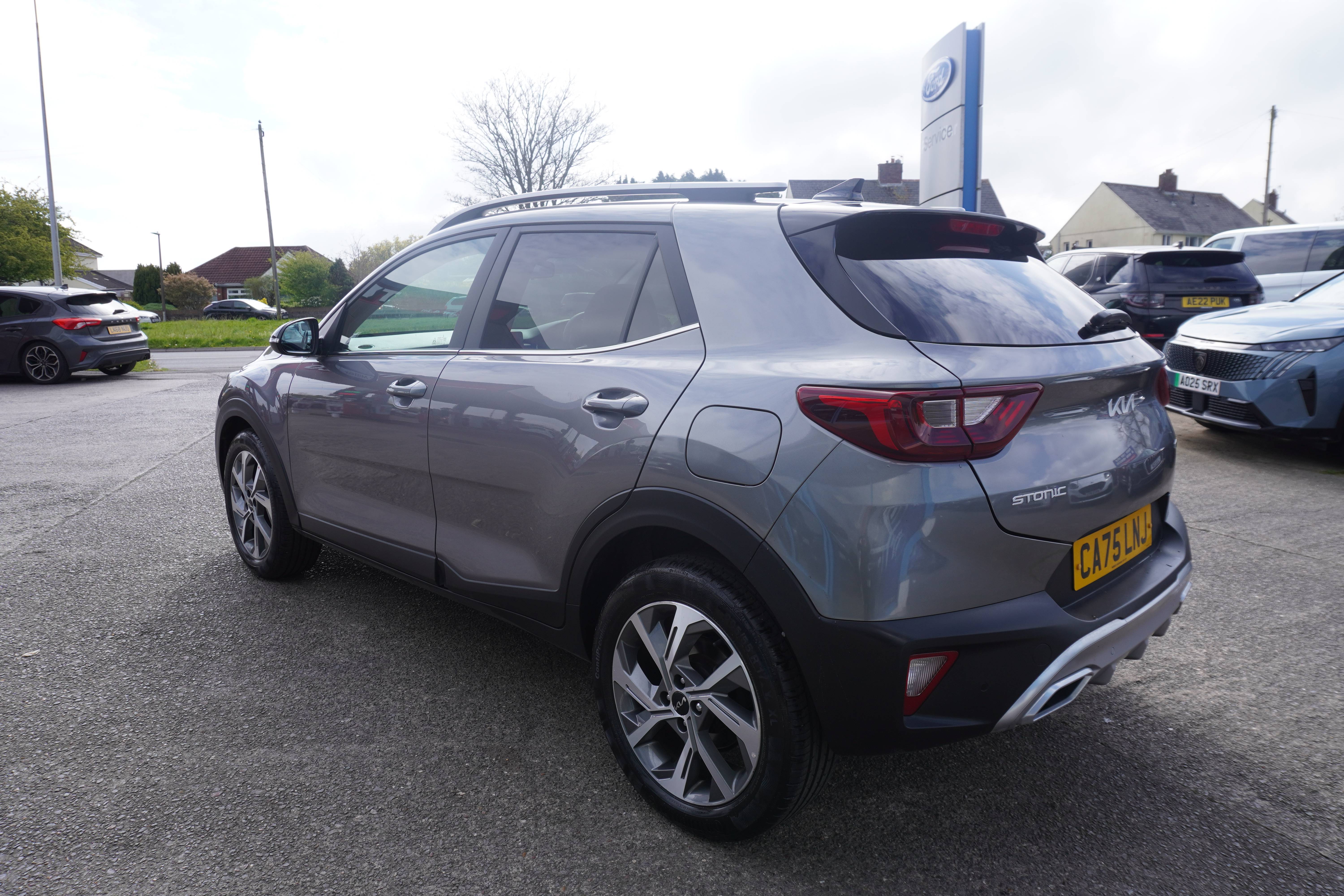 2025 75 KIA STONIC