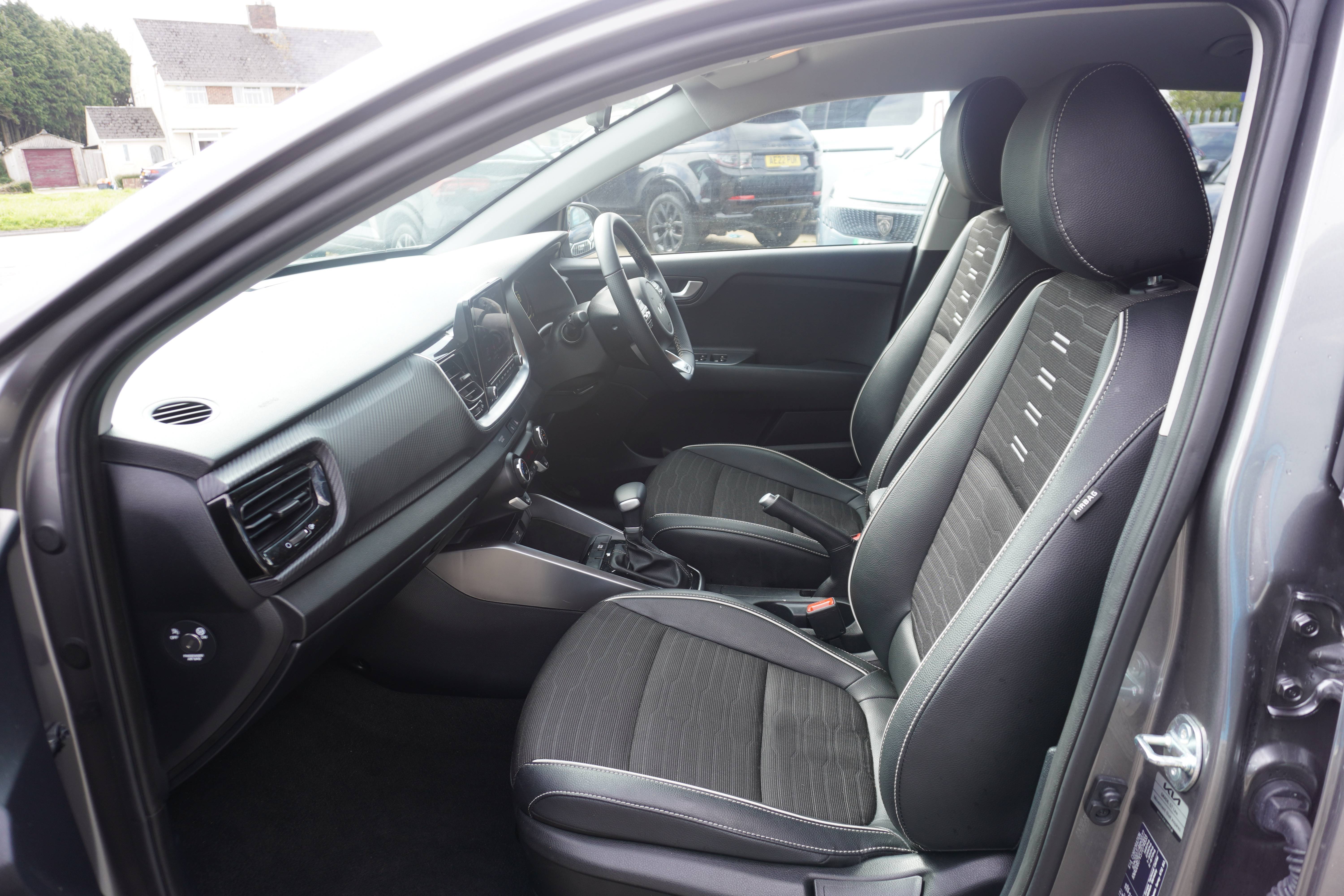 2025 75 KIA STONIC