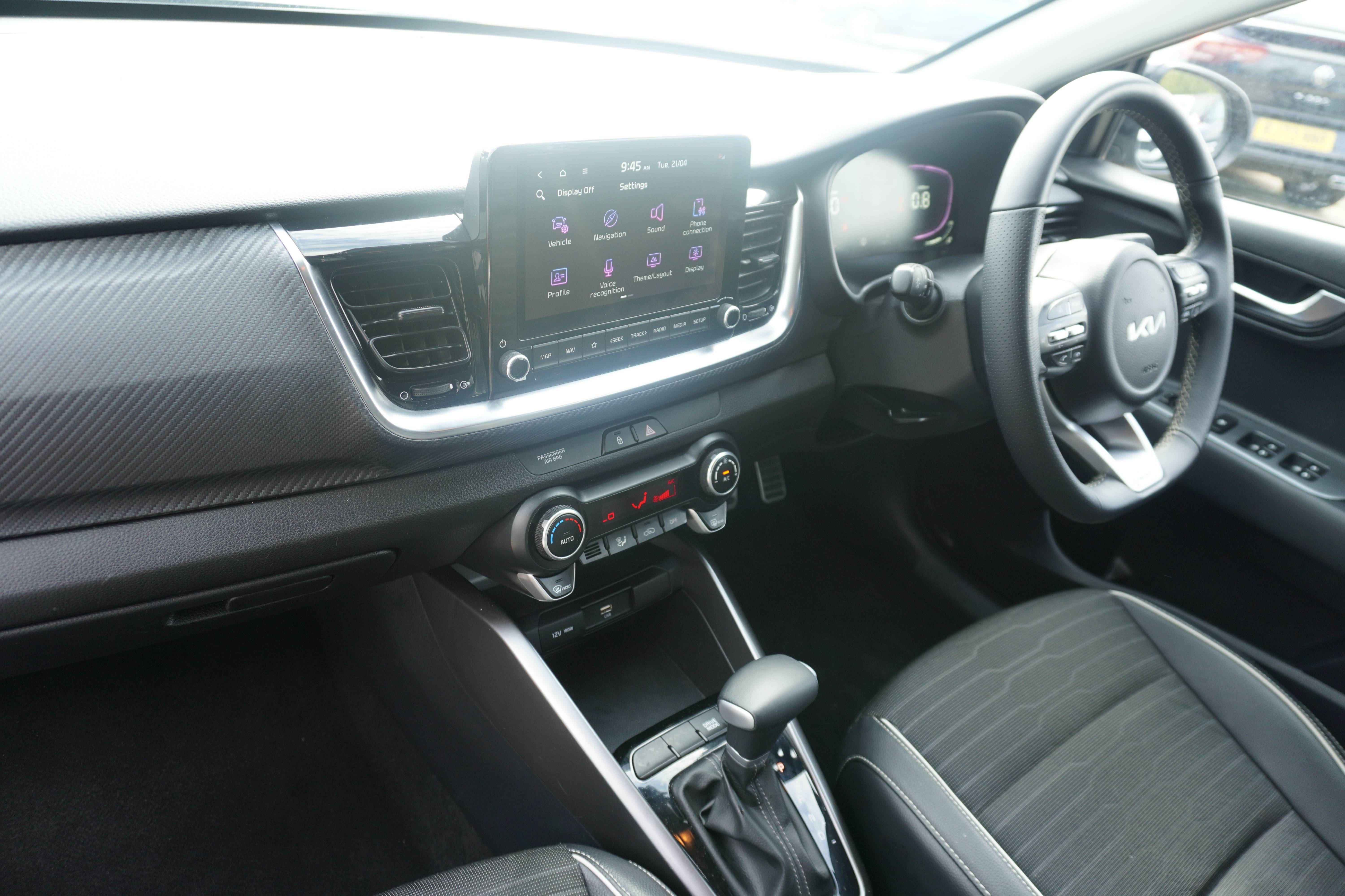 2025 75 KIA STONIC