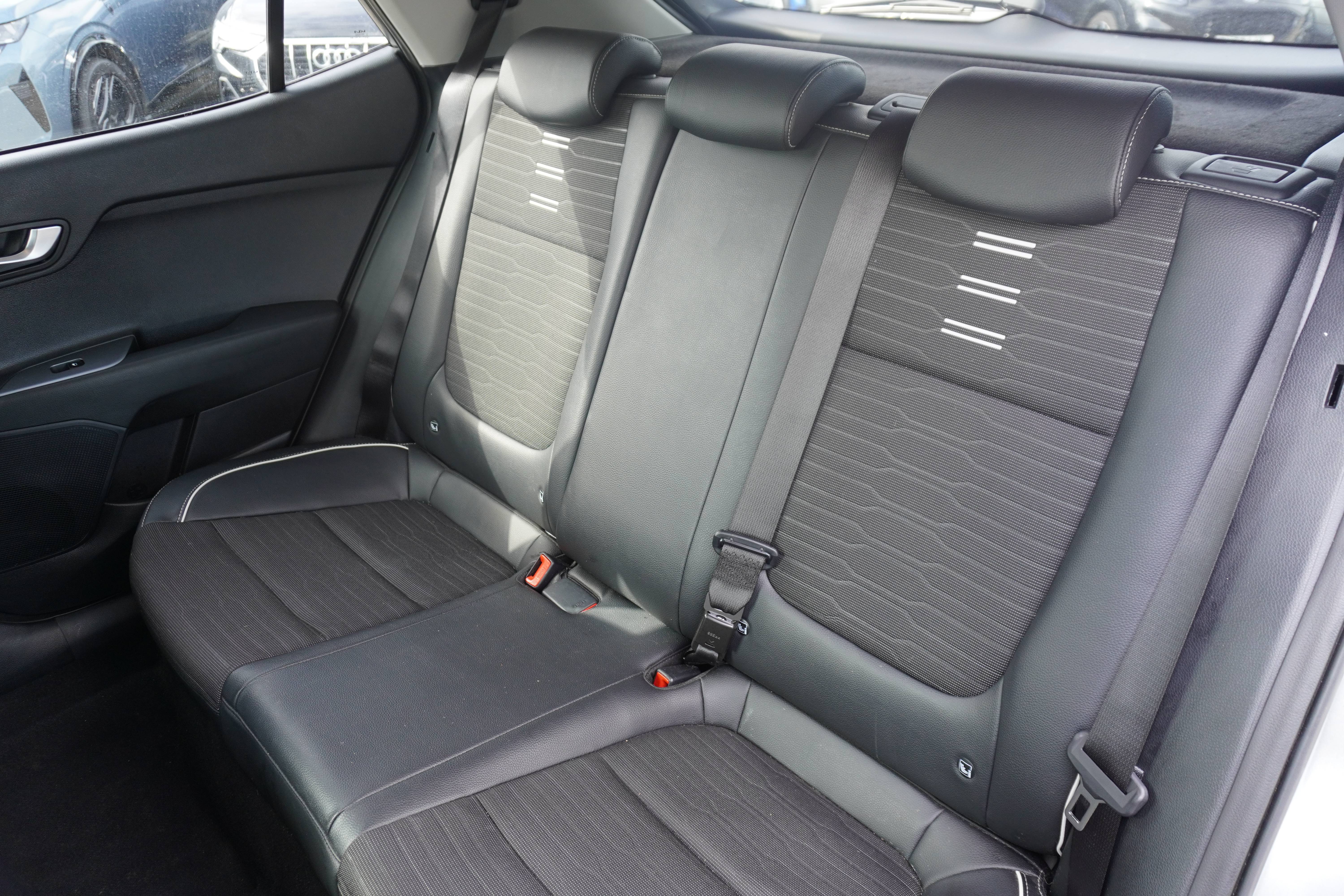 2025 75 KIA STONIC