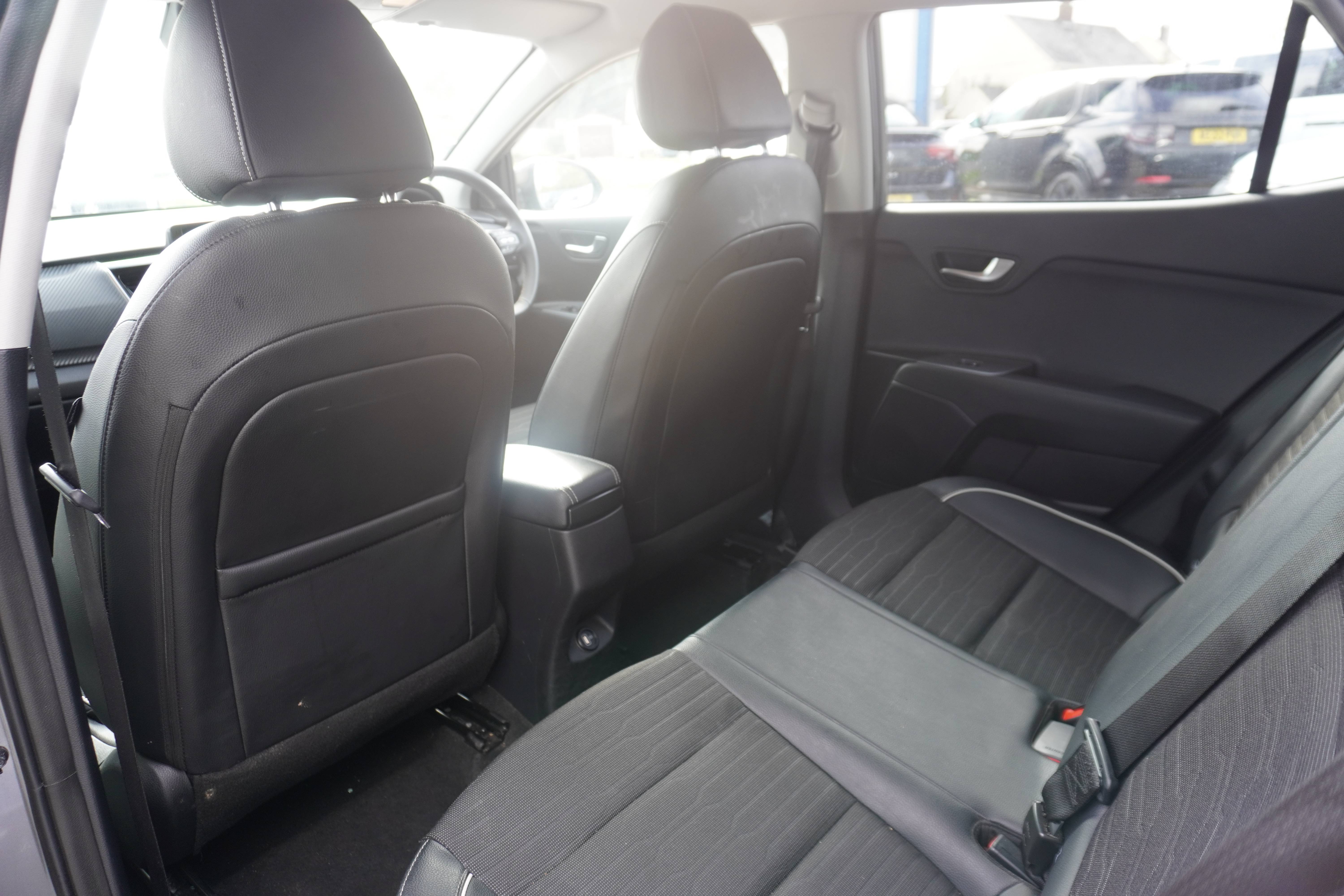 2025 75 KIA STONIC
